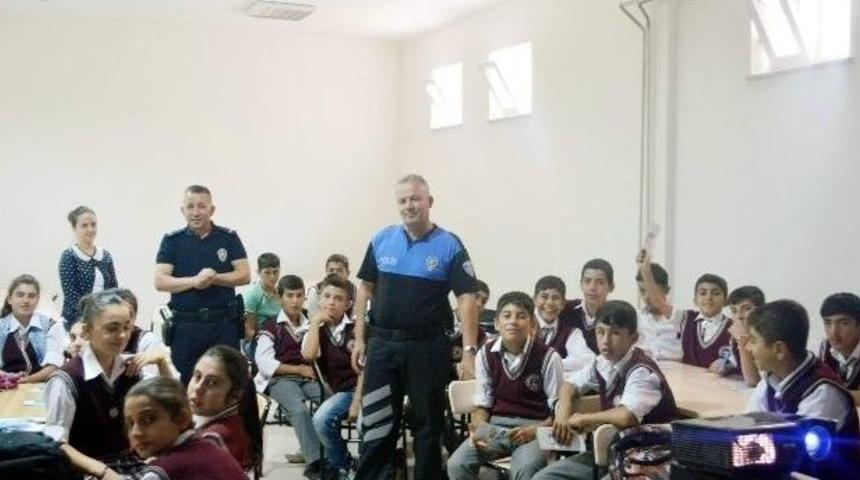 &Ouml;ğrencilere, Mesleki Tanıtım Ve Madde Bağımlılığı Semineri