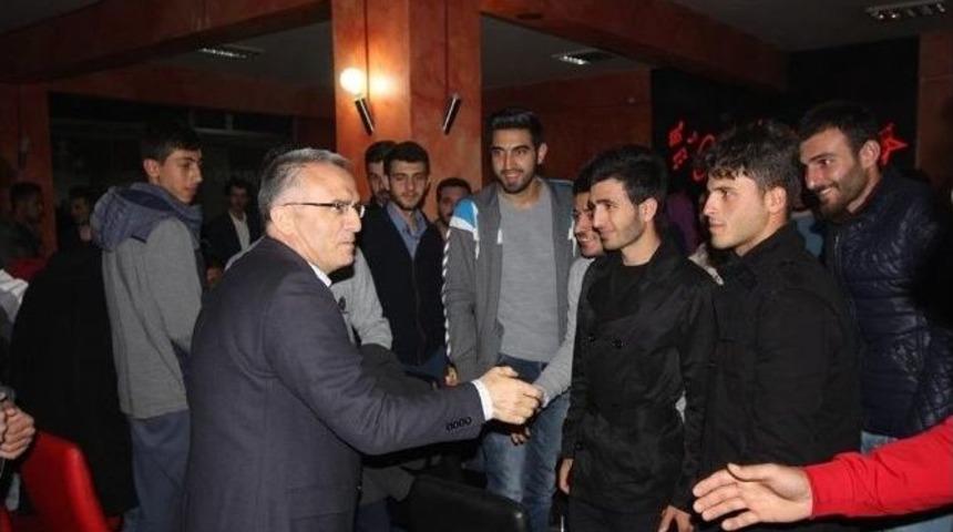 Ak Parti Genel Başkan Yardımcısı Bayburt Milletvekili Ağbal Gen&ccedil;lerle Buluştu