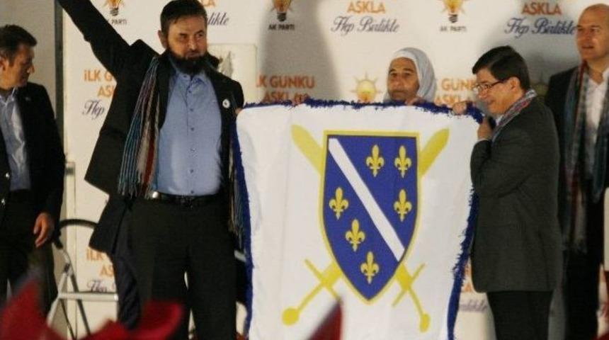 Başbakan Davutoğlu, Partisinin Yeni İl Binasının A&ccedil;ılışını Ger&ccedil;ekleştirdi