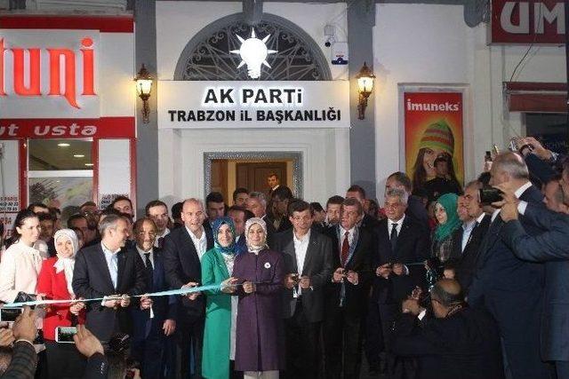 Başbakan Davutoğlu, Partisinin Yeni İl Binasının Açılışını Gerçekleştirdi