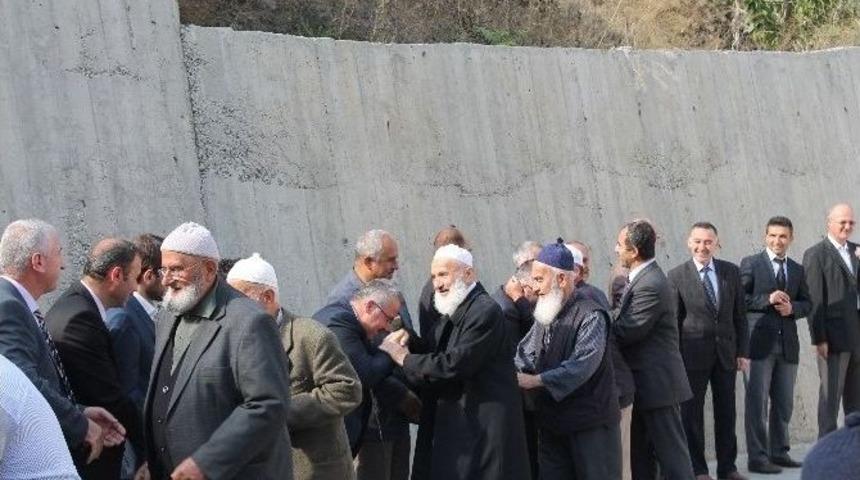 Tosya M&uuml;ft&uuml;l&uuml;ğ&uuml; Emekli Din G&ouml;revlilerini Unutmadı
