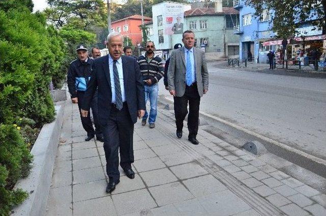 Akdemir, Kaldırım Çalışmalarını İnceledi