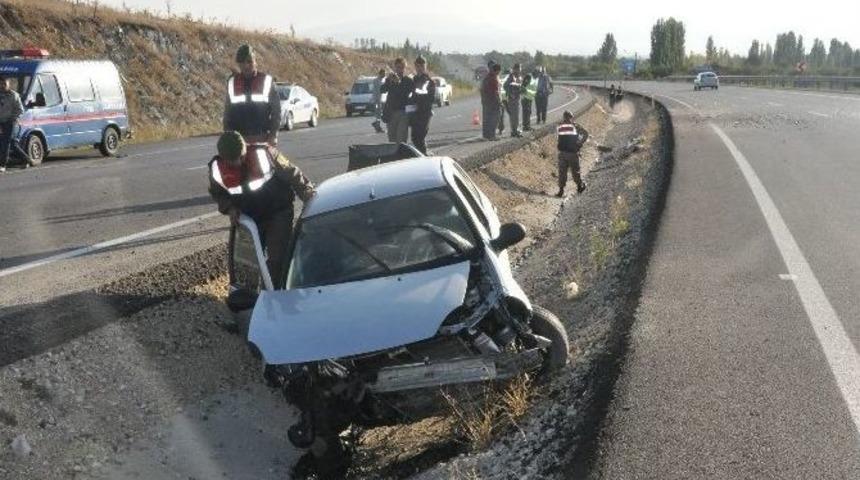 Afyonkarahisar&rsquo;da Trafik Kazası; 2 Yaralı
