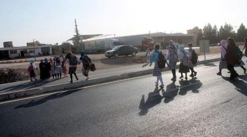 Kızıptepe&rsquo;de &Ouml;ğrenciler Ve Velileri &Uuml;st Ge&ccedil;it İstiyor