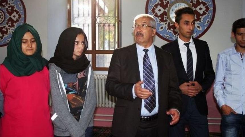 Dinar Meslek Y&uuml;ksek Okulu &Ouml;ğrencileri Ulu Camiyi Ziyaret Etti