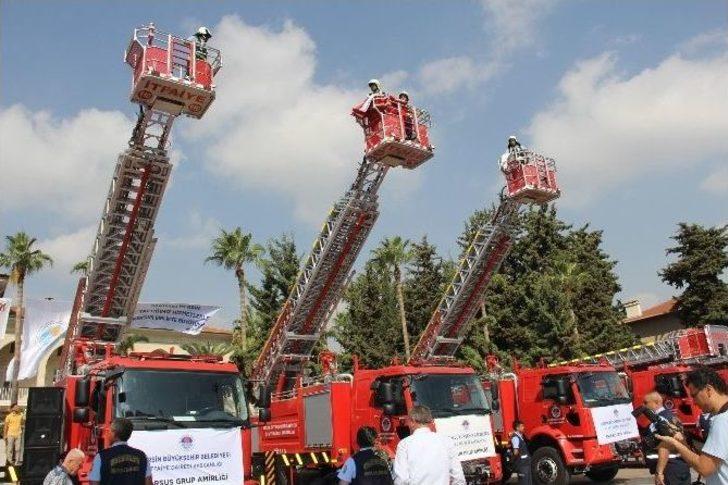 Büyükşehir Belediyesi 33 İtfaiye Aracı Ve 84 Bin Zeytin Fidanı Dağıttı G1