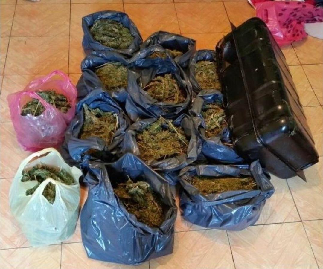 Benzin Deposunda Taşıdıkları 10.5 Kilo Esrarla Yakalandılar