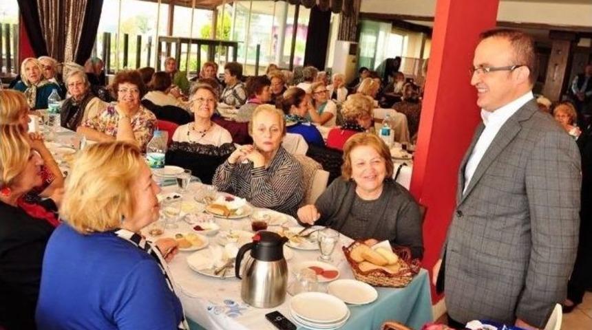 Turan Yaşlılarla Kahvaltıda Bir Araya Geldi