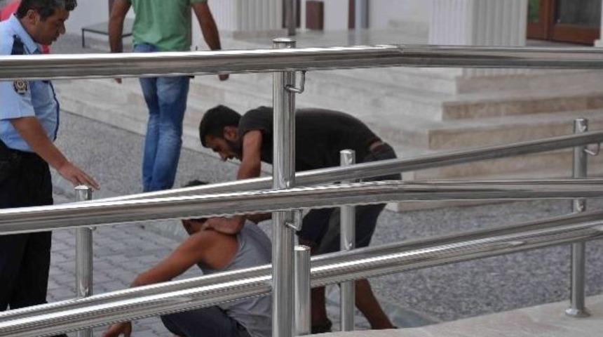 Fethiye&rsquo;de Alacak Kavgası: 1 Yaralı