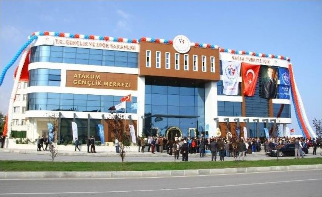 Bakan Kılı&ccedil;, Atakum Gen&ccedil;lik Merkezi&rsquo;ni A&ccedil;tı
