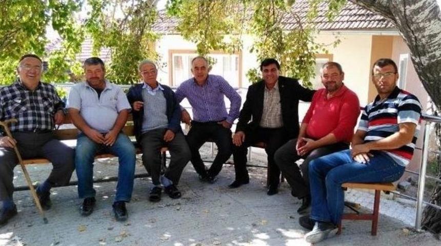 Ak Partili Kamil &Ouml;zcan, 1 G&uuml;nde, 8 K&ouml;y Gezdi