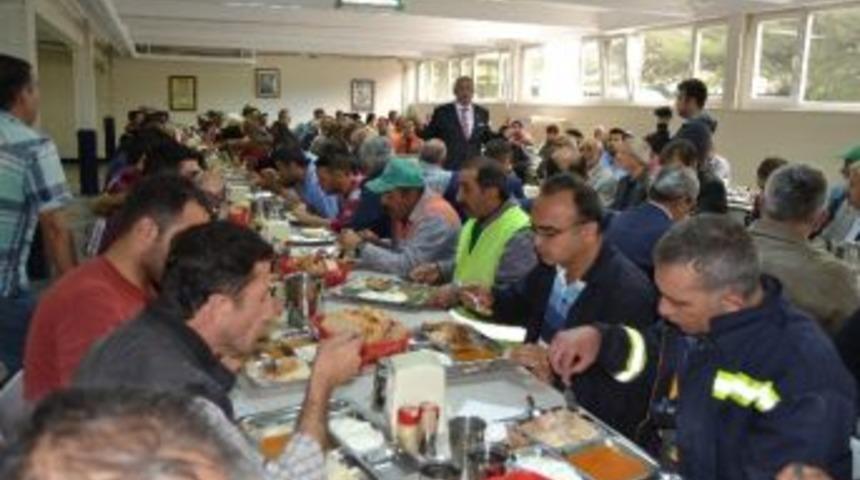 Mehmet Sarı, Şeker Fabrikasında İş&ccedil;ilerle Buluştu