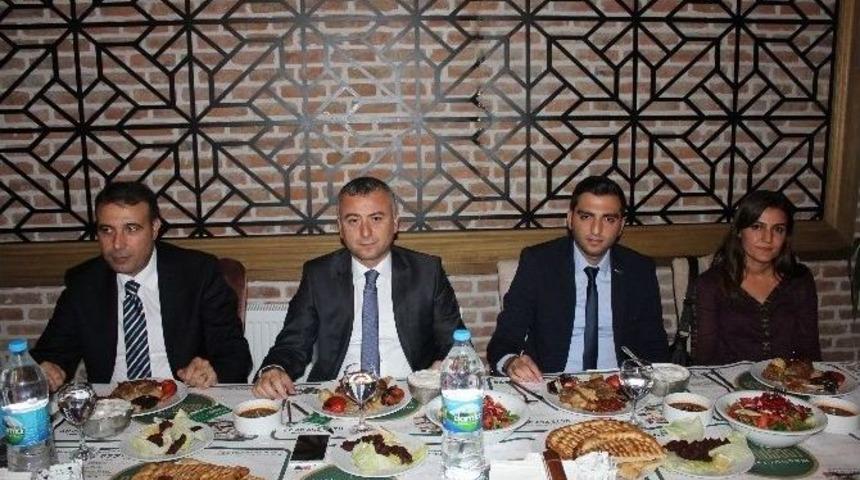 Sur&rsquo;a Atanan &Ouml;ğretmenlere &lsquo;hoşgeldin&rsquo; Yemeği