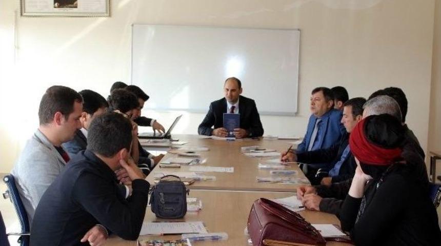 Erzincan&rsquo;da Gen&ccedil;lik Ve Spor &Ccedil;alıştayı Yapılıyor