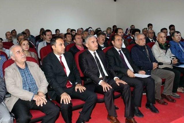 Erzincan’da Gençlik Ve Spor Çalıştayı Yapılıyor