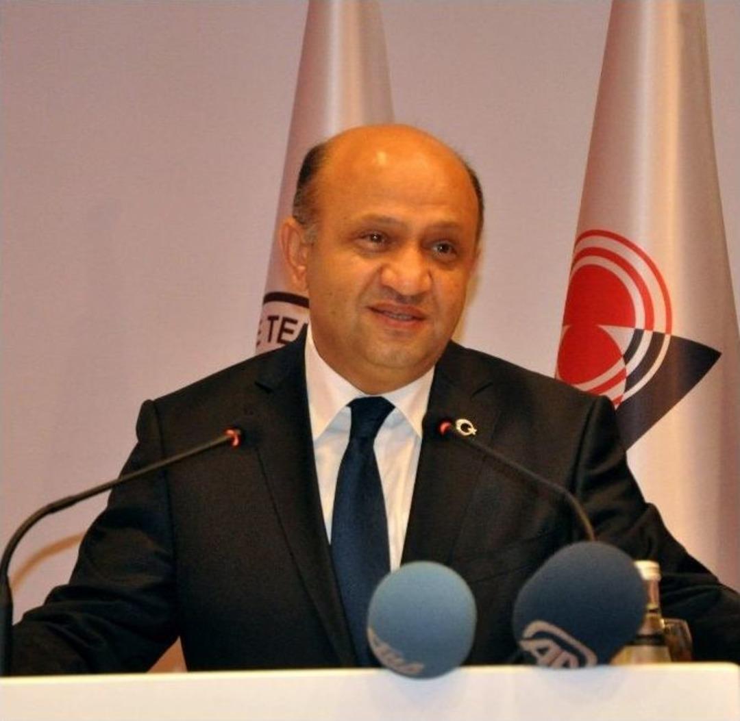 Bakan Işık, Yerli Otomobili Eleştirenlere Y&uuml;klendi: