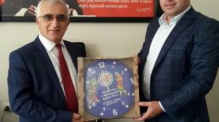 Erbaa Belediyesinden 521 Sınıfa Duvar Saati