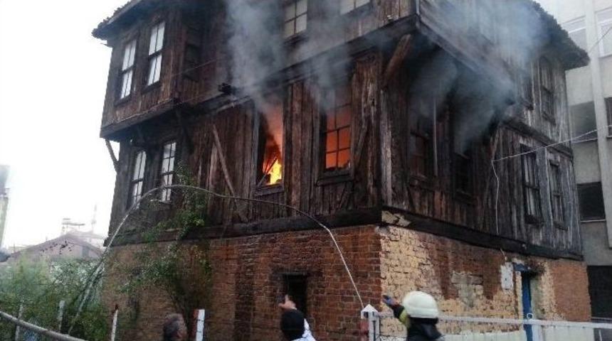 Bartın&rsquo;da Korkutan Ev Yangını