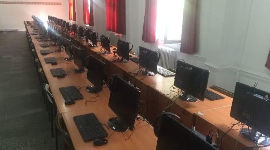 Be&uuml; Yabancı Diller Y&uuml;ksekokulu&rsquo;nda Dil Laboratuvarları Yenilendi