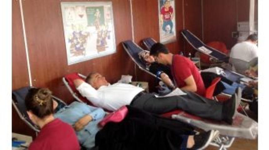 Milletvekili Adnan Boynukara, Kan Bağışında Bulundu