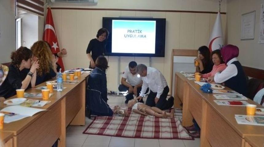 Sağlık &Ccedil;alışanlarına Proje Eğitimi