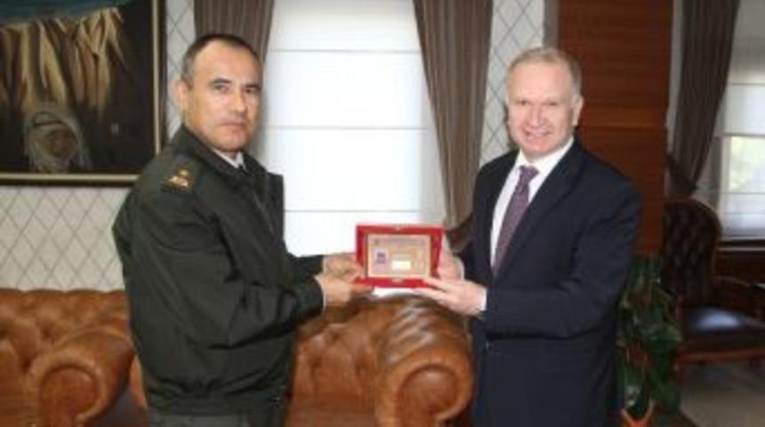 Tuğgeneral &Ouml;zcan Vali Ceylan&rsquo;ı Ziyaret Etti