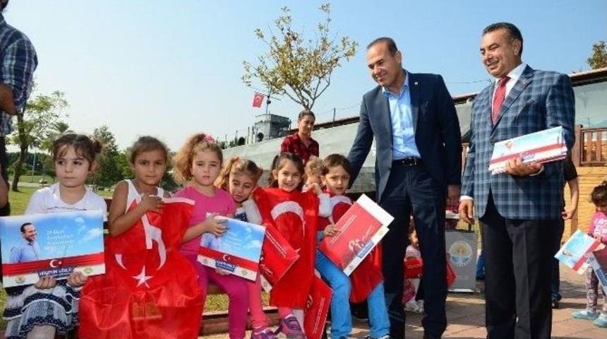 Adana&rsquo;da 150 Bin Bayrak Ve Gen&ccedil;liğe Hitabe Metni Dağıtılıyor