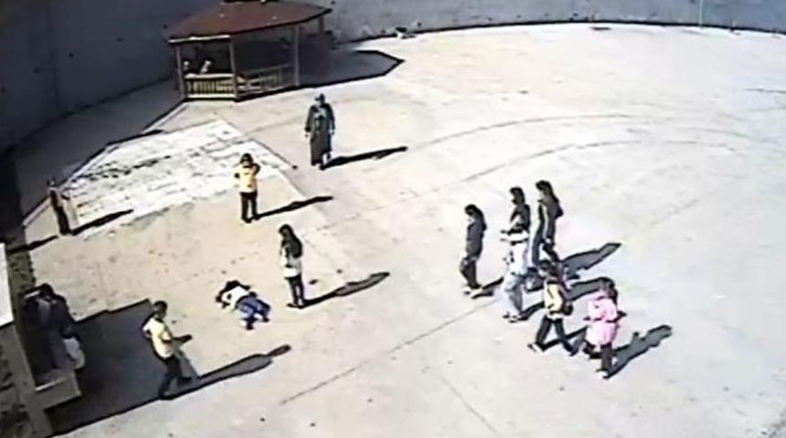 8 Yaşındaki &Ouml;ğrenci Okulda Kalp Krizi Ge&ccedil;irerek &Ouml;ld&uuml;