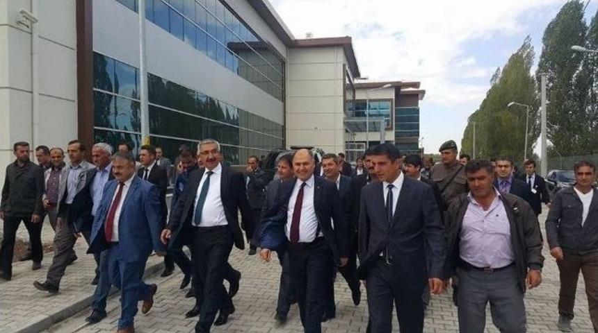 &Ccedil;iftlik İl&ccedil;e Devlet Hastanesi Hizmete Girdi