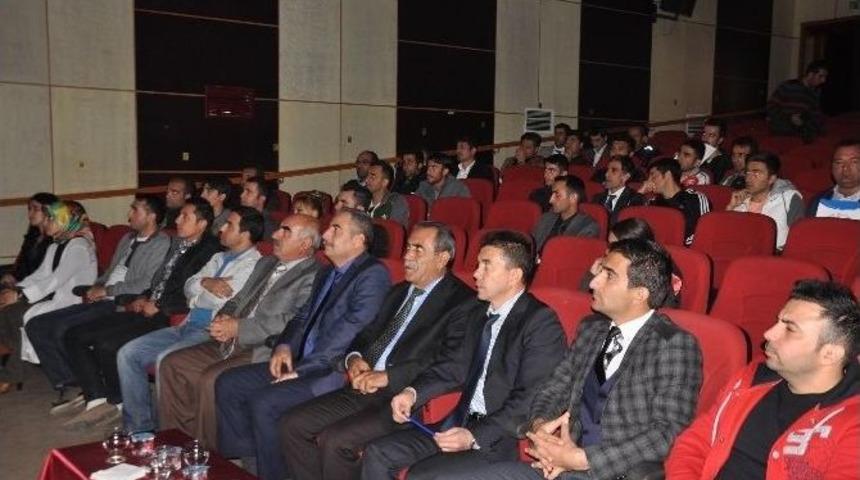 Bitlis&rsquo;te Okul Sporları Bilgilendirme Toplantısı