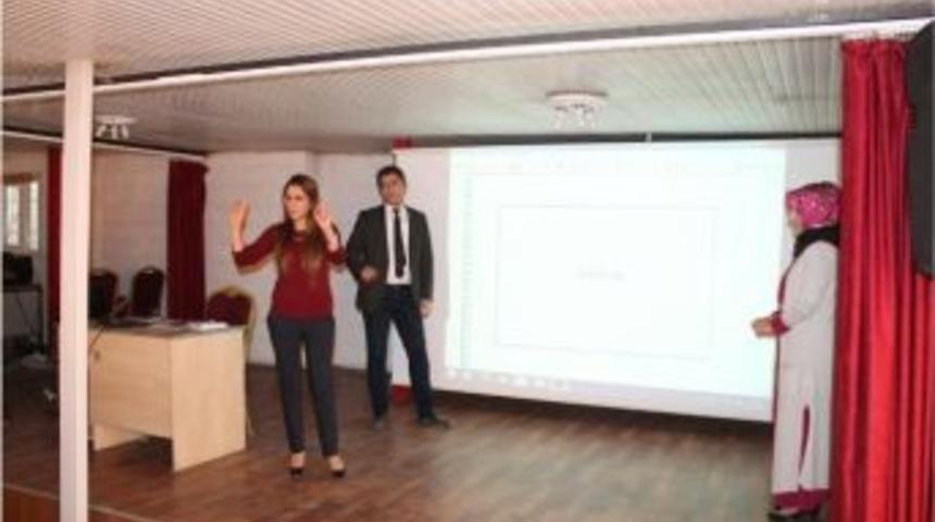 Hakkari Asp M&uuml;d&uuml;rl&uuml;ğ&uuml;&rsquo;nden İşaret Dili Eğitimi