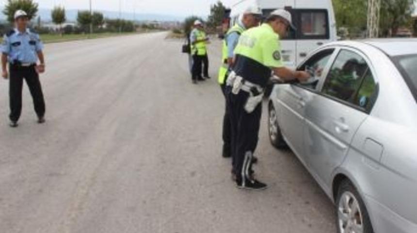 Hırsızlık İddiasıyla Aranan 2 Kişi Yakalandı