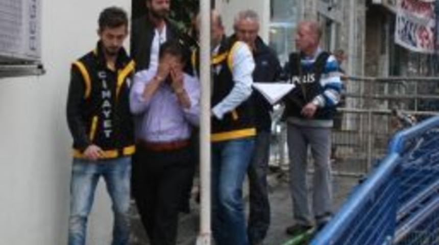 Acil Servis &Ouml;n&uuml;nde İki Kişiyi &Ouml;ld&uuml;ren Ambulans Şof&ouml;r&uuml; Adliyeye Sevk Edildi