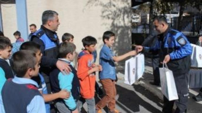 Polisten Tortumlu &Ouml;ğrencilere Erzurum Gezisi