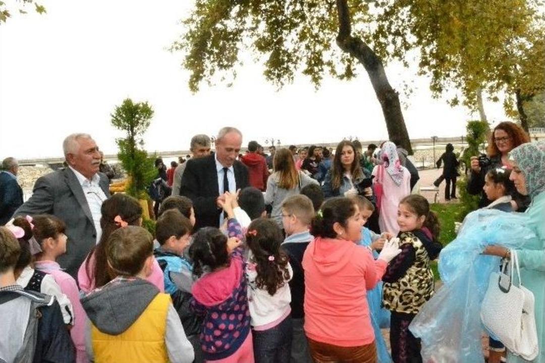 Alaplı&rsquo;da 150 &Ouml;ğrenci &Ccedil;evre Temizliği Yaptı