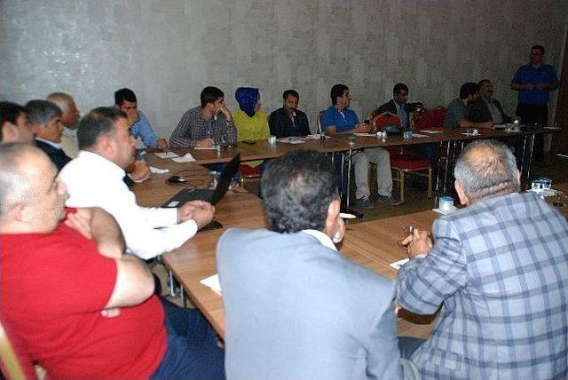 Buzağı Ve D&uuml;velere Bakım Eğitimi 1