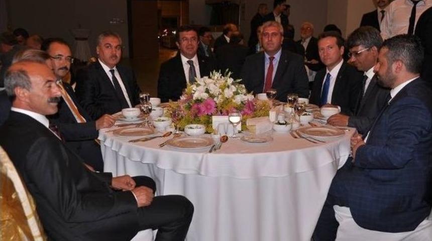 Ekonomi Bakanı Nihat Zeybekci: "kimse Korkmasın, T&uuml;rkiye&rsquo;ye Hi&ccedil;bir Şey Olmaz"