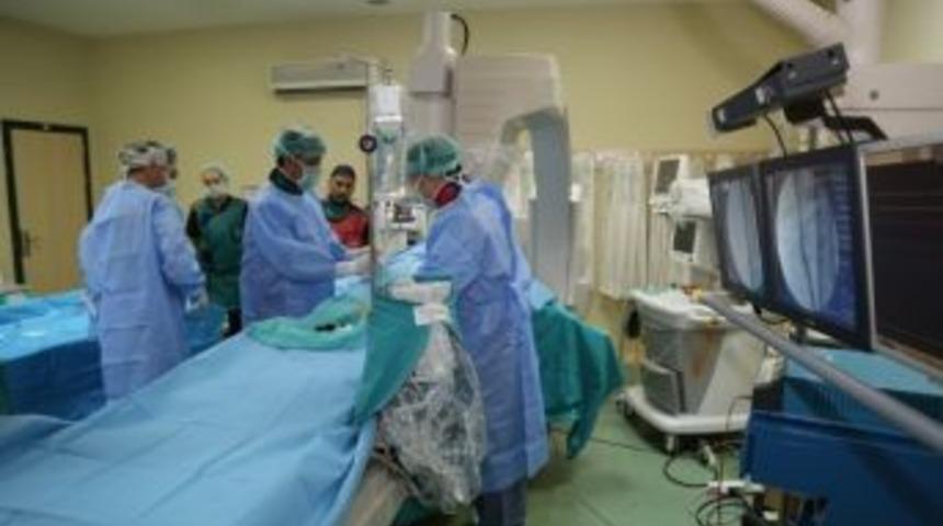 Erzurum B&ouml;lge Eğitim Ve Araştırma Hastanesi Kalp Damar Kliniği İle Bir İlke Daha İmza Attı