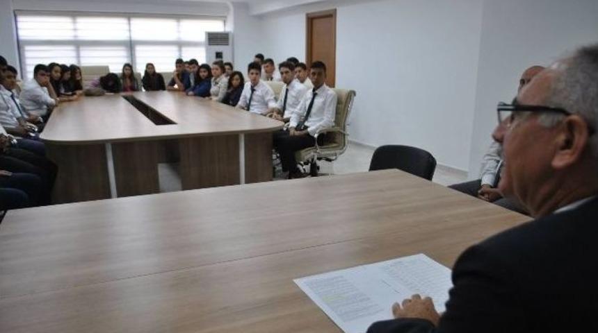 Başkan Kale; "gen&ccedil;ler &Uuml;lkemizin Geleceğidir"