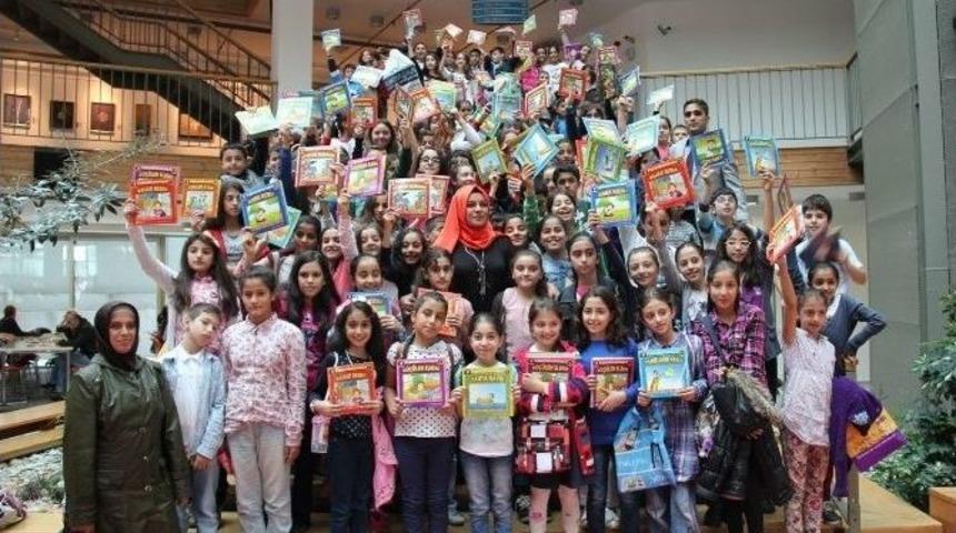 Yazar Hale C&uuml;rg&uuml;l Bilgi Evi &Ouml;ğrencilerine Konuk Oldu