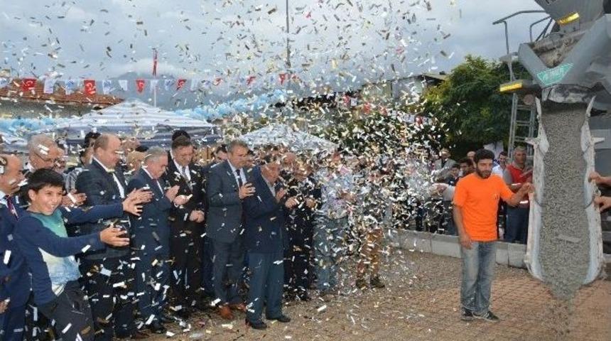 Taziye Evlerinin Temelleri Arka Arkaya Atılıyor