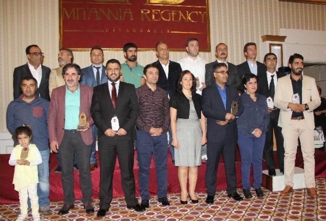 Yılın Gazetecileri Yarışması&rsquo;nda İha&rsquo;ya &Ouml;d&uuml;l