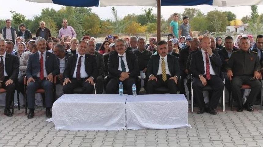 Kemerhisar&rsquo;da Toki&rsquo;nin Yaptığı 165 Konut Anahtar Teslim T&ouml;reni Yapıldı