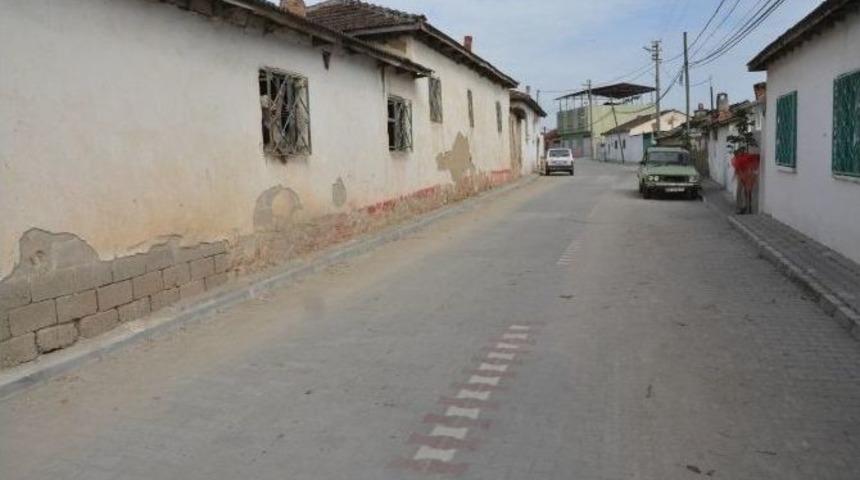 Saruhanlı Yollarına B&uuml;y&uuml;kşehir Eli Değdi