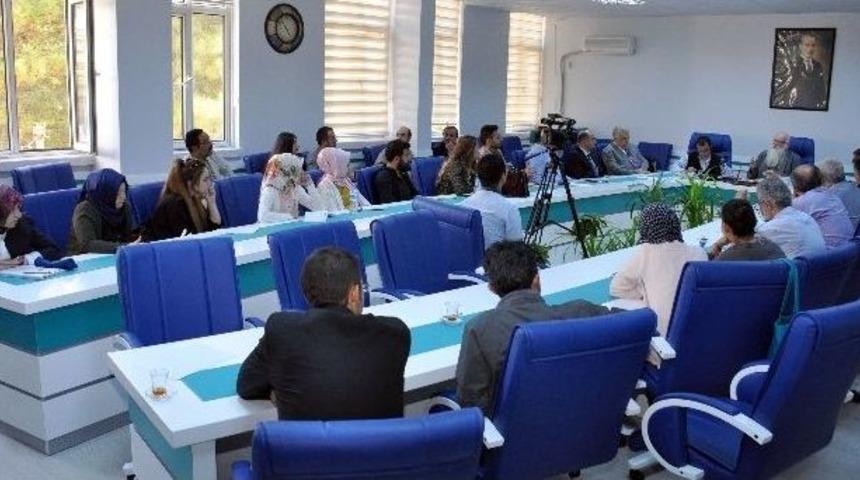 Ne&uuml;&rsquo;de Yuvarlak Masa Toplantıları Başladı