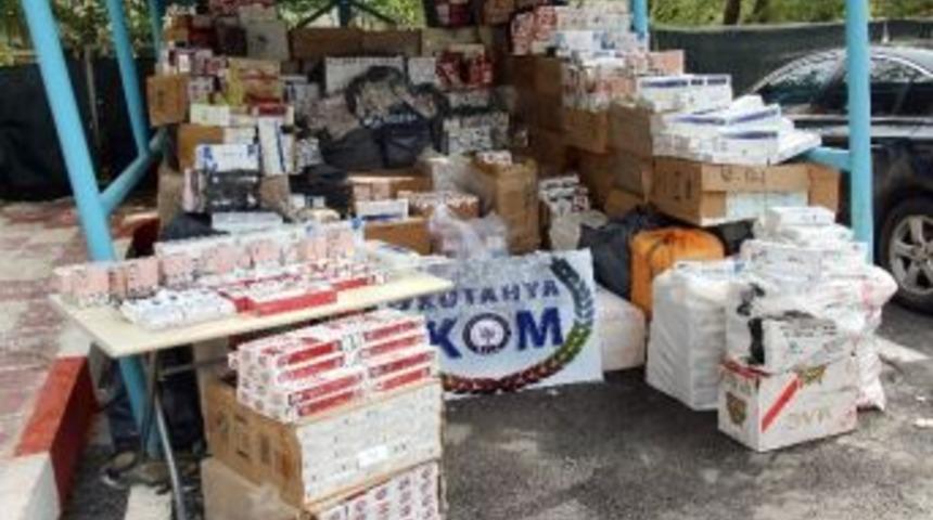 K&uuml;tahya Kom Ekipleri 86 Bin Paket G&uuml;mr&uuml;k Ka&ccedil;ağı Sigara Ele Ge&ccedil;irdi