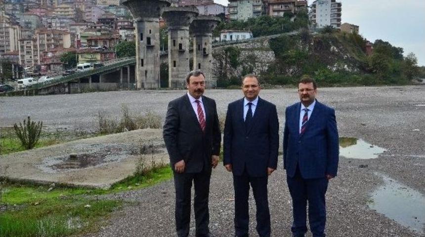 Vali Kaban&rsquo;dan K&ouml;m&uuml;rspor&rsquo;a Otopark M&uuml;jdesi