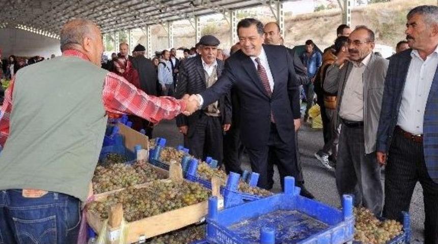 Bağımsız Yozgat Milletvekili Adayı L&uuml;tfullah Kayalar Akdağmadeni İl&ccedil;esinde Esnaf Ziyaretinde Bulundu