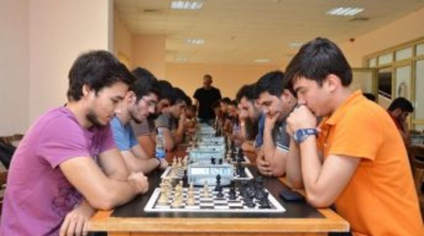 Me&uuml; "cumhuriyet Satran&ccedil; Turnuvası" Sona Erdi