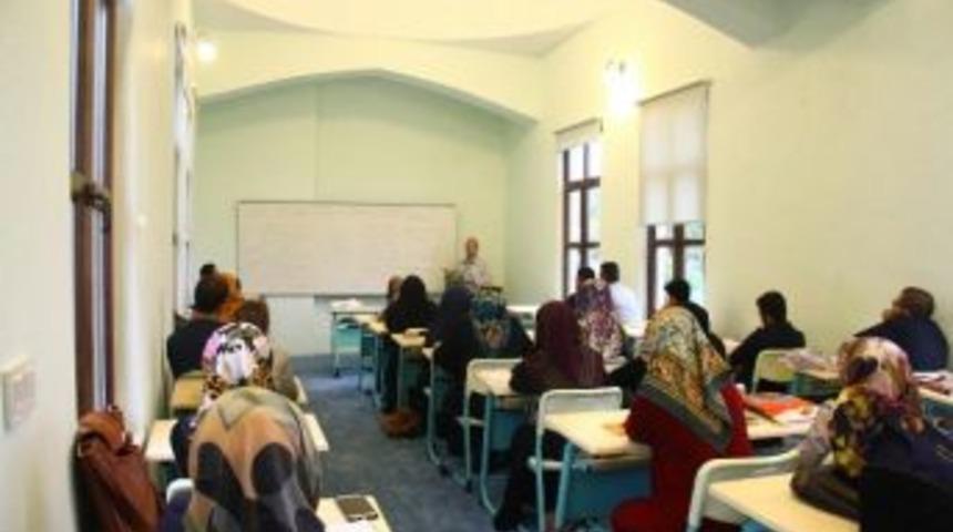 Hadis Ve S&uuml;nnetin &Ouml;nemi Konferansta Tartışıldı